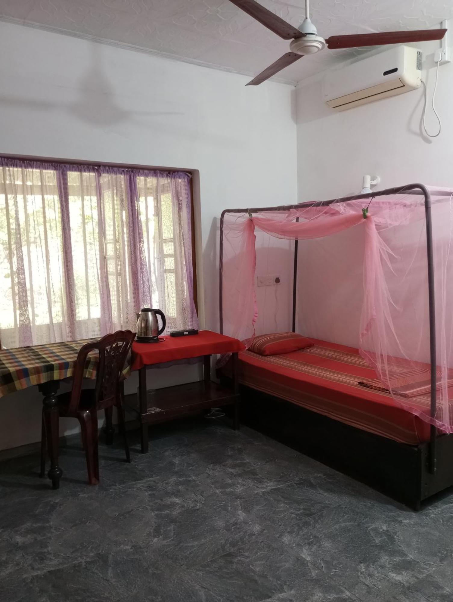 Dreams Garden Surf Lodge Midigama East Zimmer foto